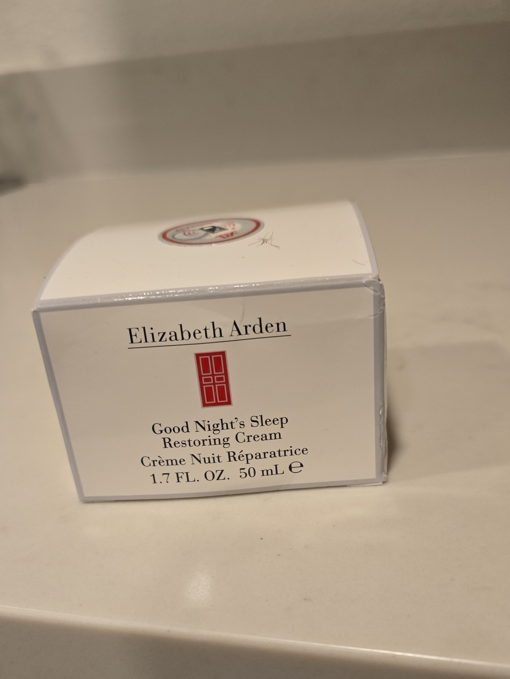 Elizabeth Arden Good Night's Sleep Restoring Cream - White and Red